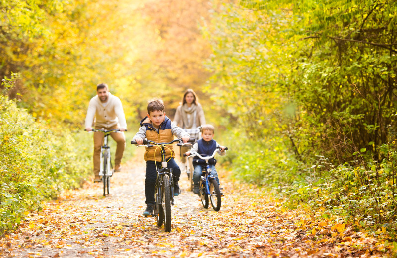 Family biking at Inns of Waterville Valley.