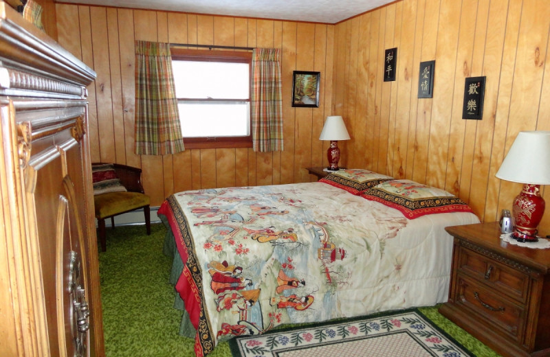 Cabin bedroom at Gypsy Villa Resort.