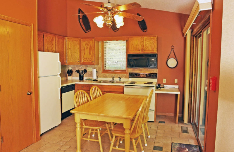 Guest kitchen at The Beacons of Minocqua.
