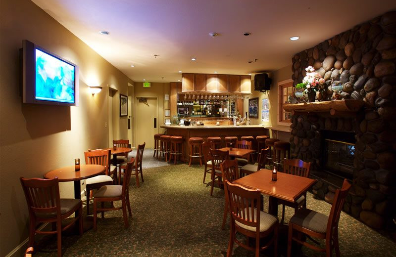 Dining Area at Forest Suites Resort 