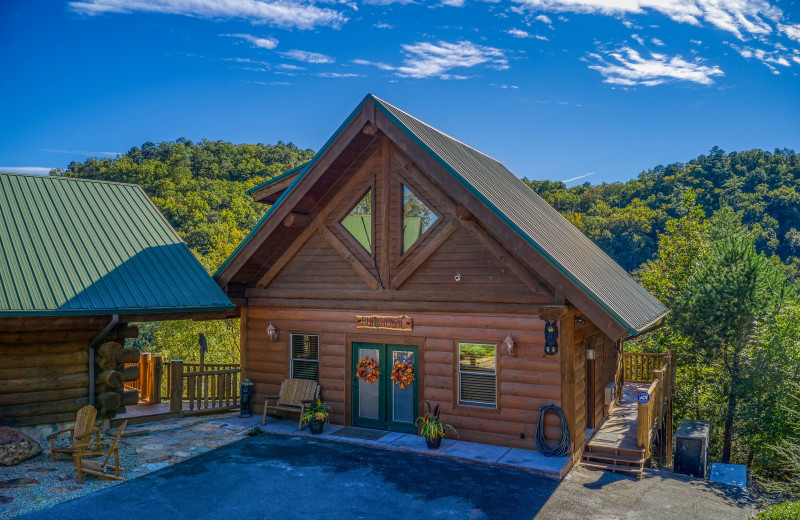 Exterior view of American Patriot Getaways - Great View Lodge.