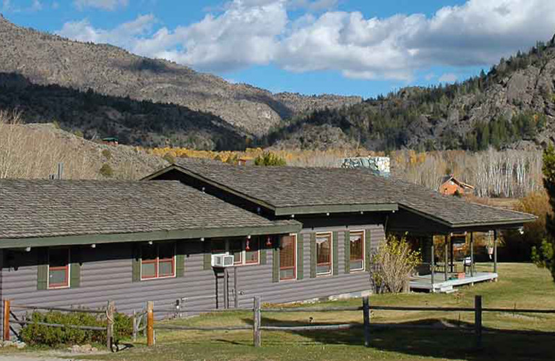 Exterior view of Boulder Lake Lodge.