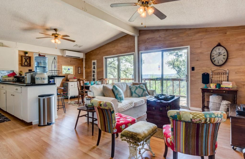 Living room at Thomas Family Cabin.