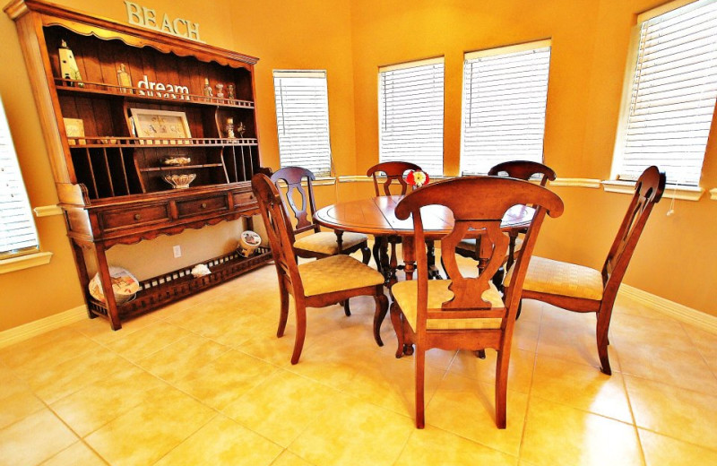 Vacation rental dining room at Ryson Vacation Rentals.