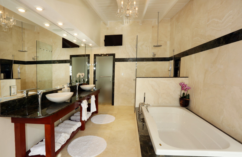 Guest bathroom at Largo Resort.