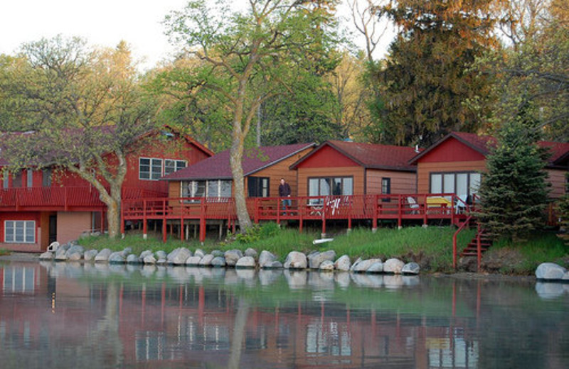 Exterior view of Fair Hills Resort.