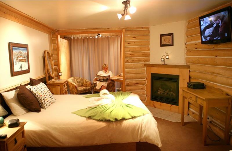 Guest room at Auberge Du Vieux Moulin.