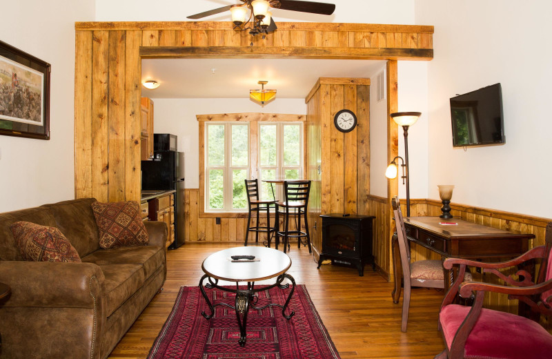 Guest living room at The Lodges at Gettysburg.