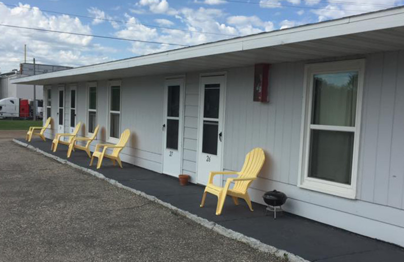 Exterior view of Pelican Motel.