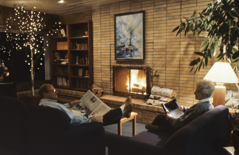 Relaxing in the lobby at The Shoreline Inn.