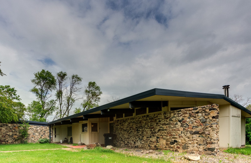 Exterior view of Spirit Water Inn Resort.