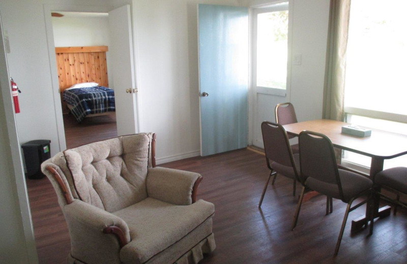 Cabin living room at Tally Ho Inn.