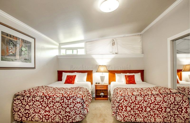 Guest bedroom at Beachwood Resort Condos.