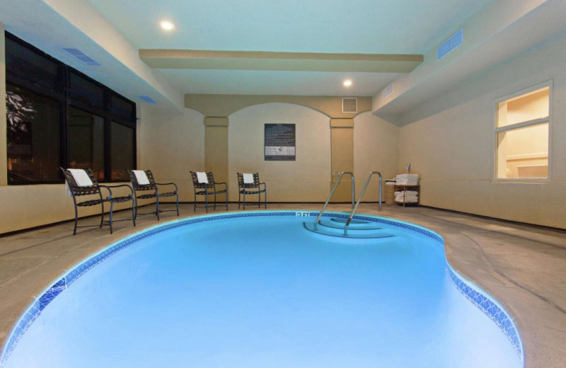 Indoor pool at Hampton Inn Santa Cruz.