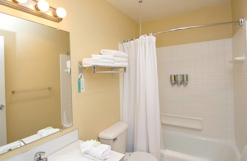 Guest bathroom at Pelican Shores Inn.