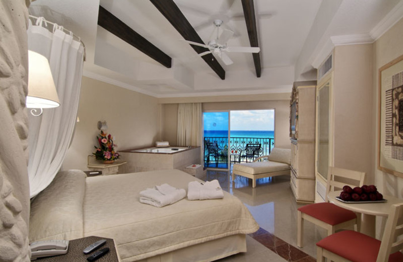 Guest suite at Royal Luxury Playa Del Carmen.