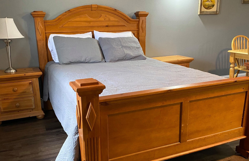 Guest room at Pelican Motel.