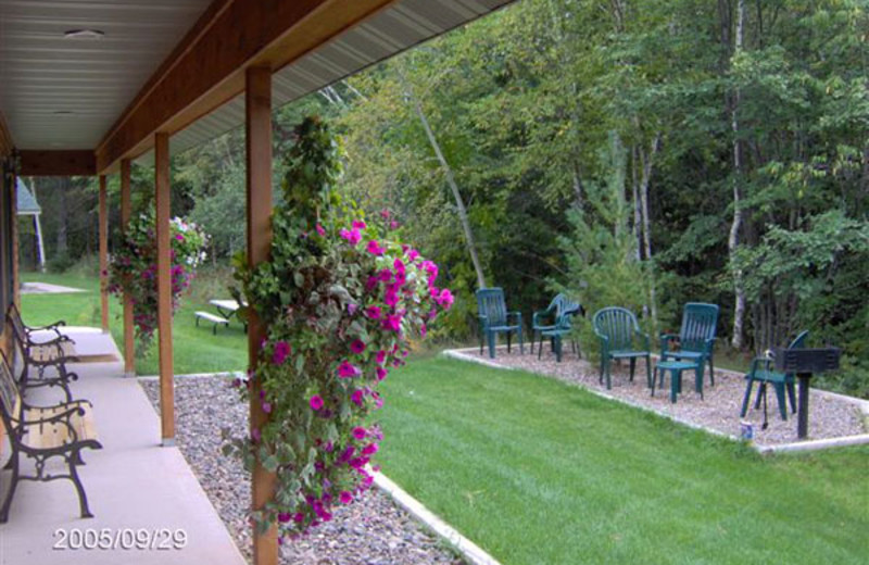 Cottage patio at Woodside Cottages of Bayfield.