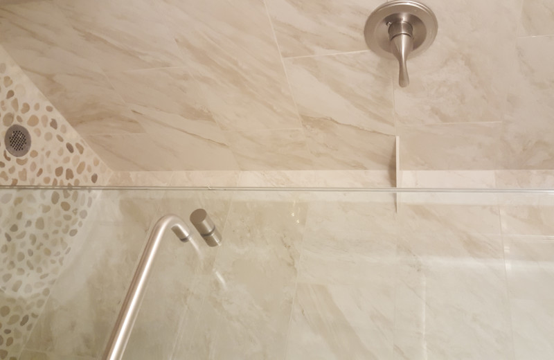 Guest bathroom at St. Moritz Lodge