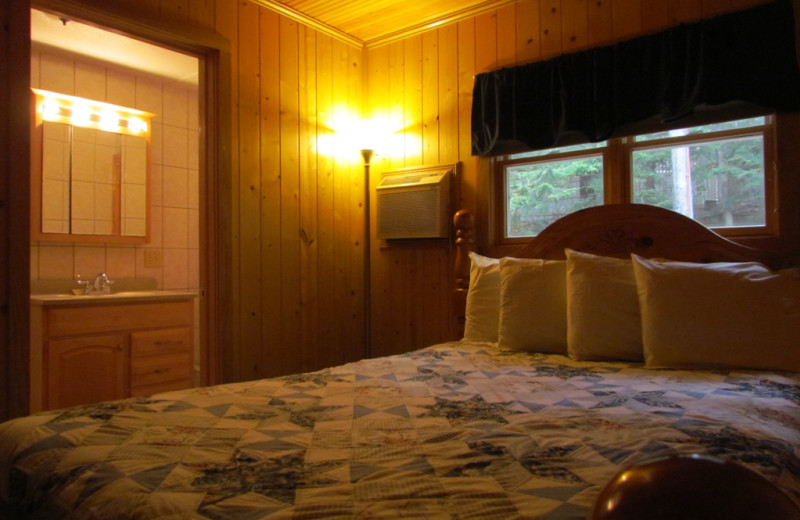 Cabin bedroom at Contessa Resort.