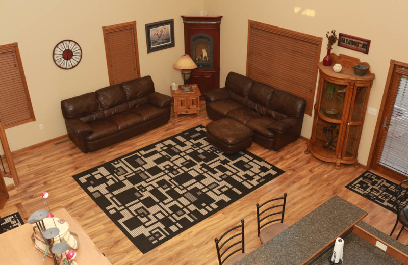 Guest living room at Granite Springs Lodge.