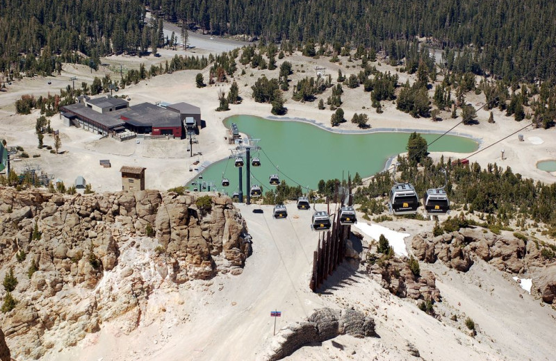 Gondola ride up Mammoth Mountain at Seasons 4 Condominium Rentals.