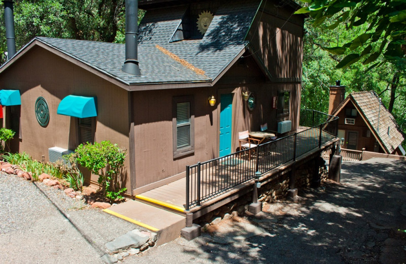 Exterior cabin view at Old Creek Resort.