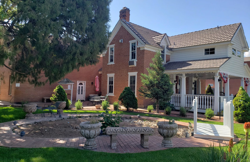 Patio at Heritage Inn Bed 