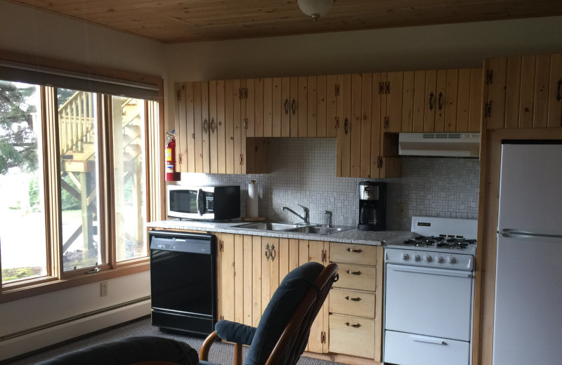 Guest kitchen at Thomsonite Beach Inn & Suites.
