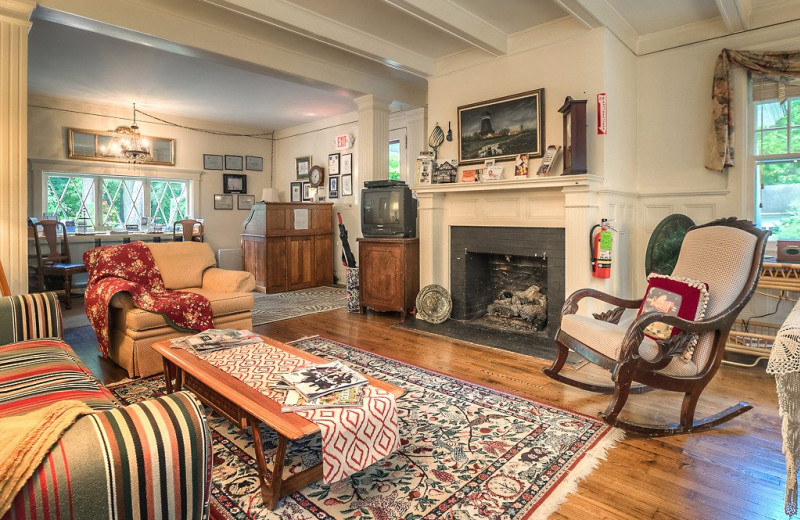 Living room at Warwick Valley Bed and Breakfast.