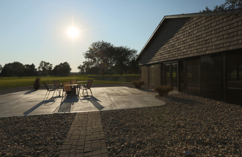 Exterior view of Coachman's Golf Resort.