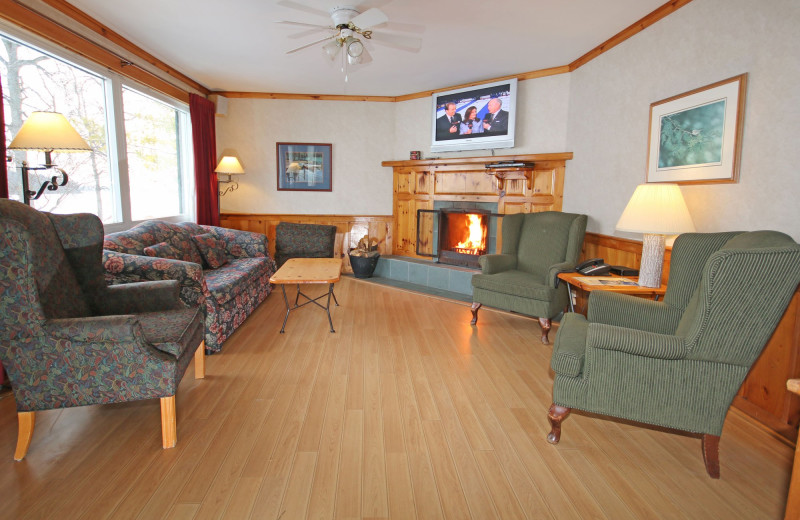 Guest living room at Elmhirst's Resort.