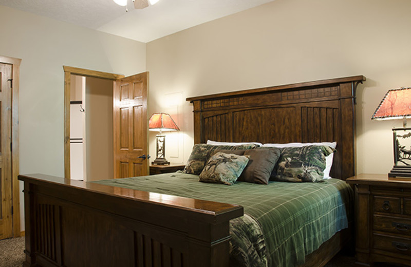 Guest bedroom at Royal Moose Lodge.