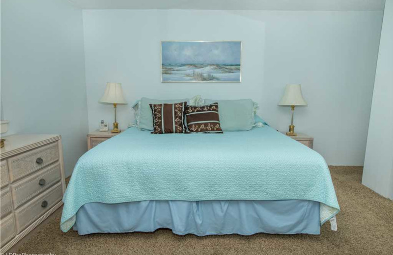 Bedroom at Holiday Isle Properties - Dolphin Point 103B.