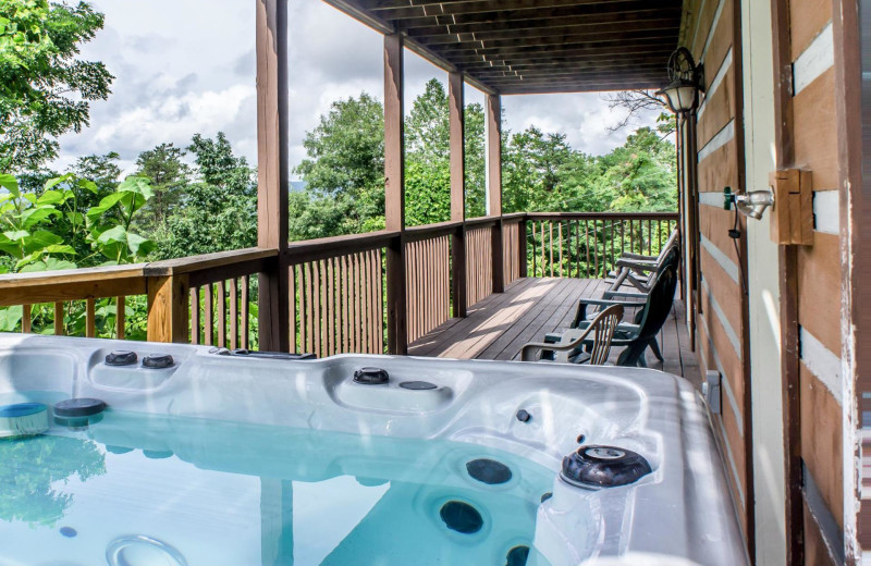 Rental hot tub at American Mountain Rentals.
