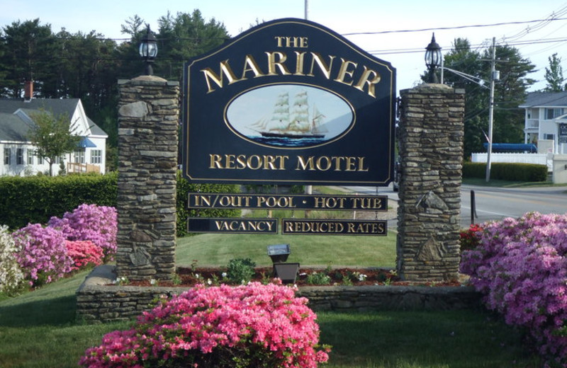 Mariner Resort sign.