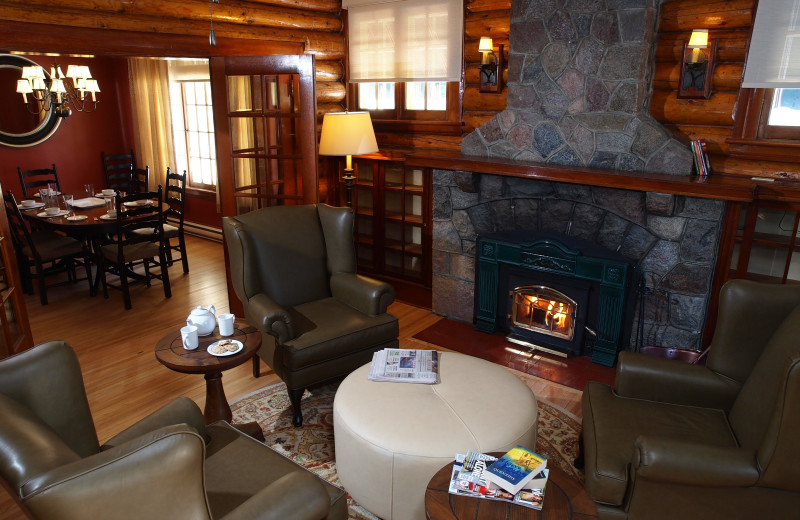 Cabin living room at Elkhorn Manor.