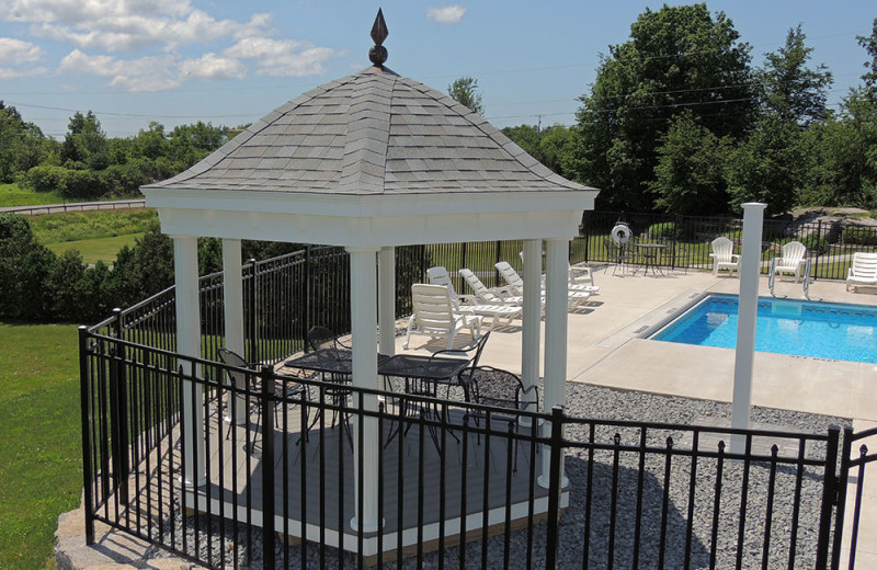 Gazebo at Angel Rock Waterfront Cottages.