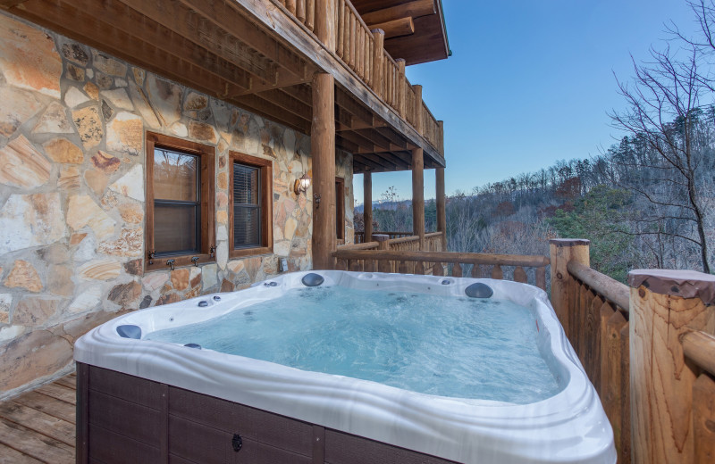 Hot tub at American Patriot Getaways - Great View Lodge.