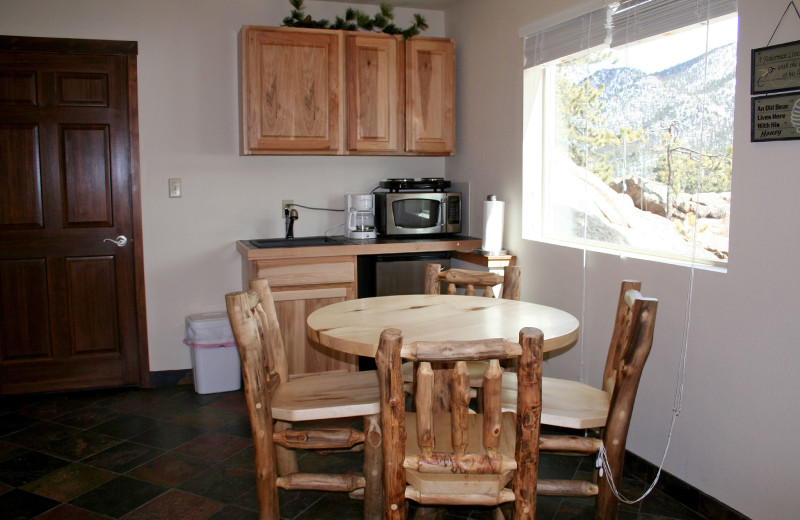 Cottage dining area at Lazy R Cottage.