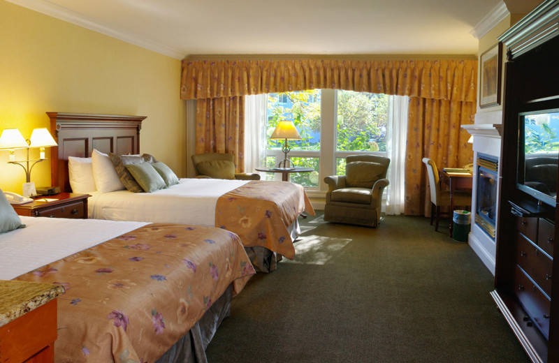 Guest room at Stoweflake Mountain Resort & Spa.