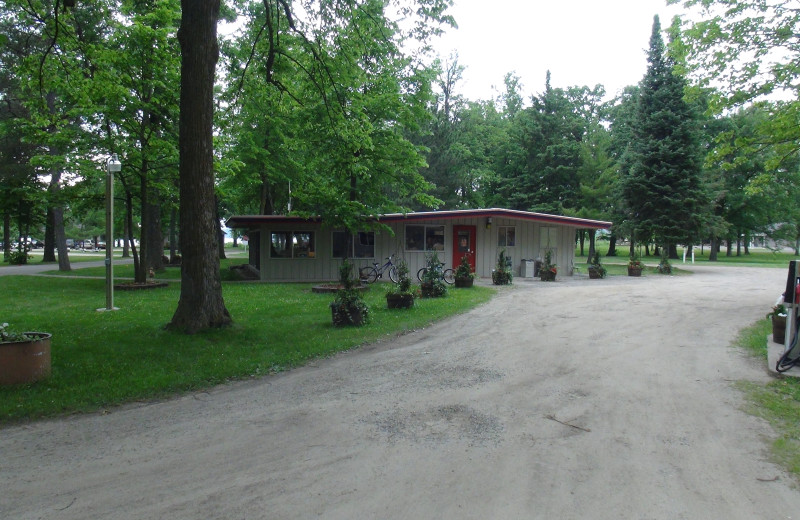 Exterior view of Gull Lake Resort.