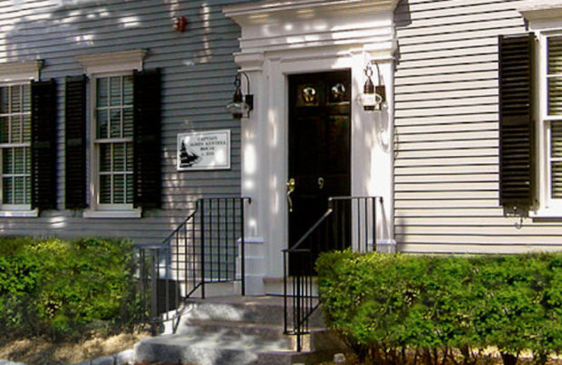 Exterior view of Essex Street Inn Newburyport.