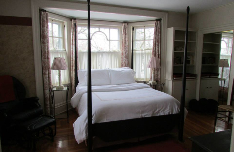 Guest room at Pumpelly House Bed 