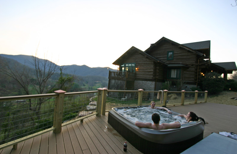 Hot tub at Wildberry Lodge.