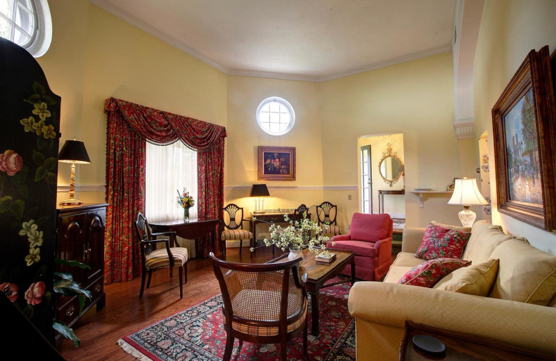 Guest living room at Geneva On The Lake.