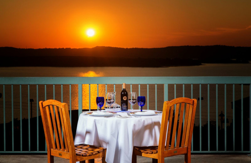 Outdoor dining at Chateau on the Lake.