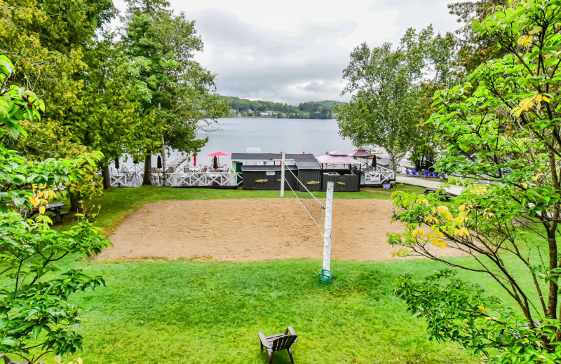 Volleyball court at Bonnie View Inn.