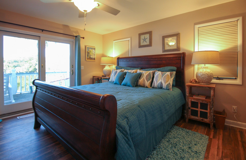 Rental bedroom at Fripp Island Golf & Beach Resort.