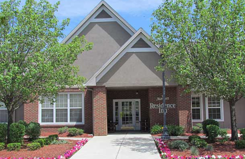 Exterior view of Residence Inn Detroit Livonia.